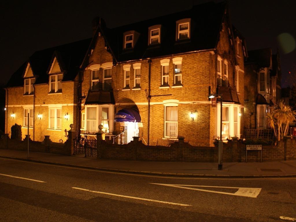 Kirkdale Hotel Croydon Extérieur photo